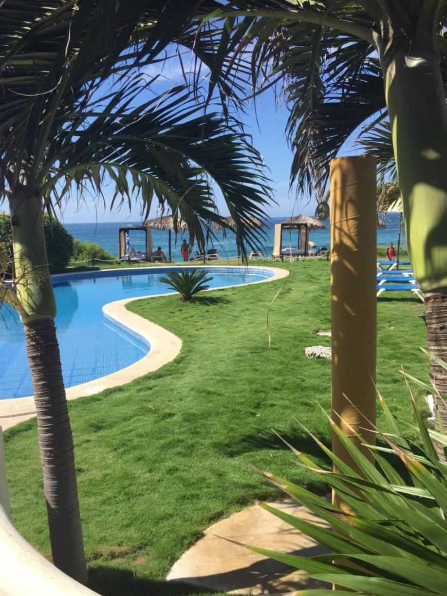 Manta Raya Hotel - Right On The Beach Cuatunalco Esterno foto