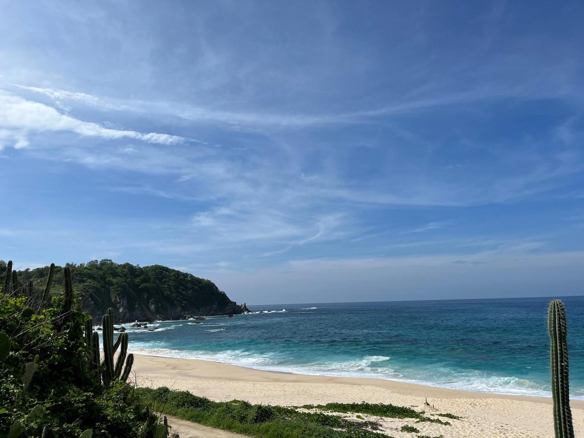 Manta Raya Hotel - Right On The Beach Cuatunalco Esterno foto