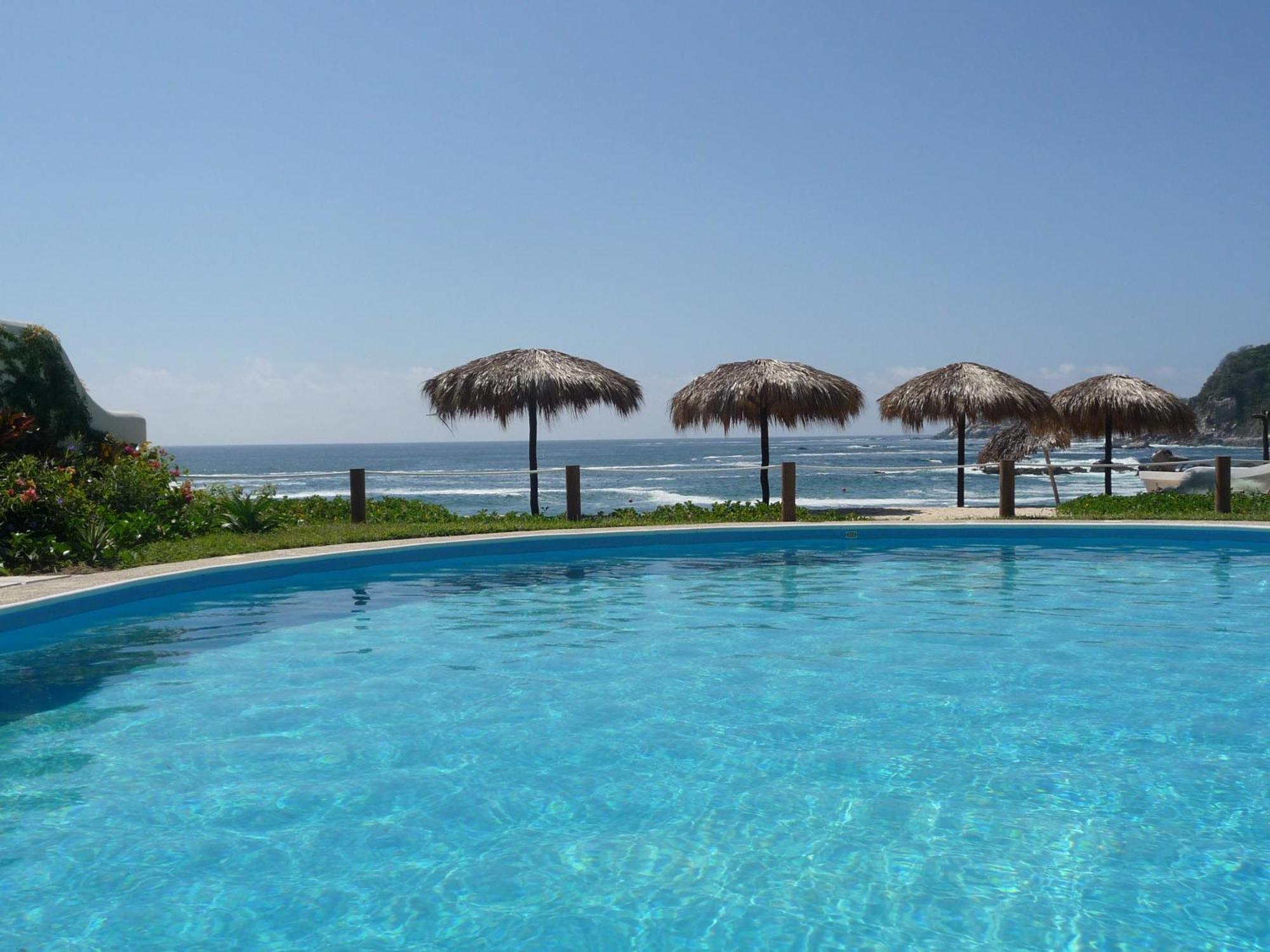 Manta Raya Hotel - Right On The Beach Cuatunalco Esterno foto