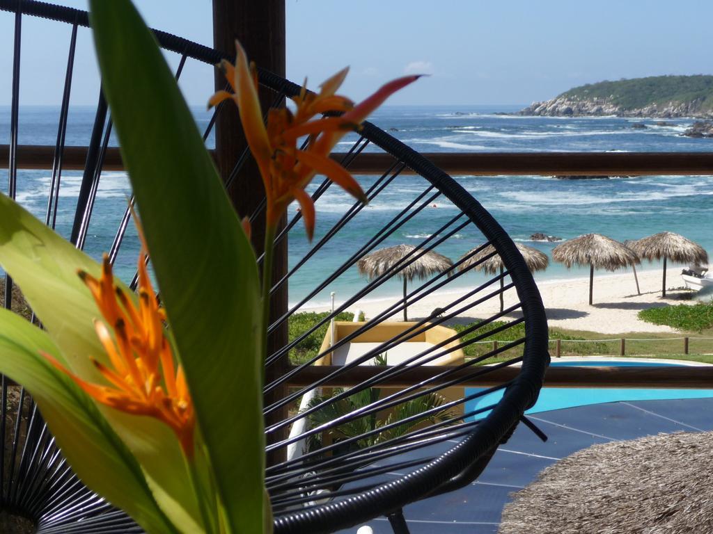 Manta Raya Hotel - Right On The Beach Cuatunalco Esterno foto