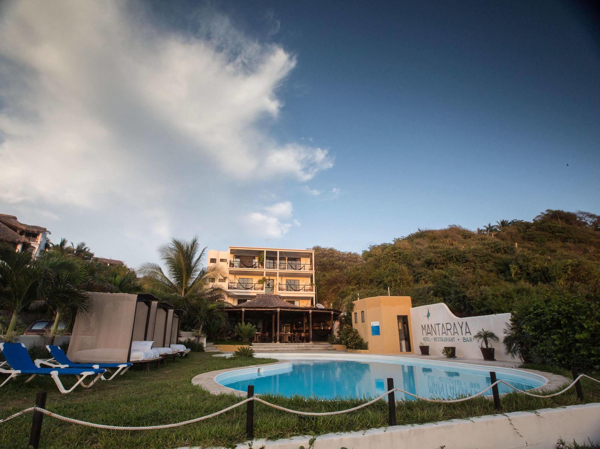 Manta Raya Hotel - Right On The Beach Cuatunalco Esterno foto
